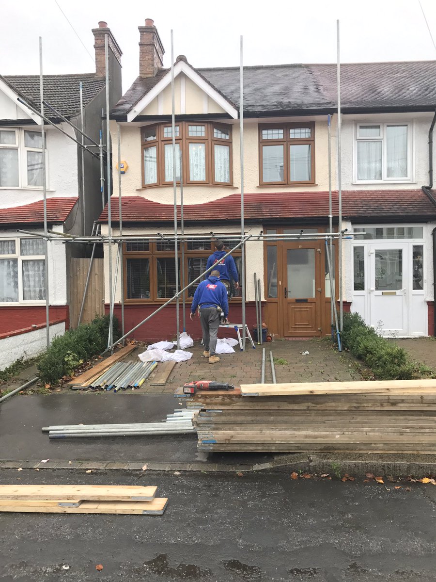 ASLScaff's tweet image. Hats of to the boys today.... Saturday graft in the rain, however another job well done!! #scaffolding #scafflife #construction