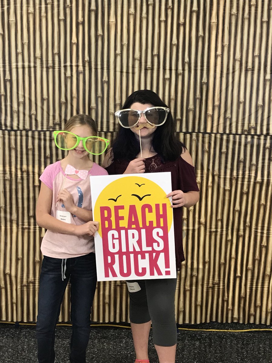 Marcu8Marcus's tweet photo. Woodstock Beach Girls Rock @Marcu8Marcus @WESWOODCHUX @BeachSupe https://t.co/Y8xMAeFsD7