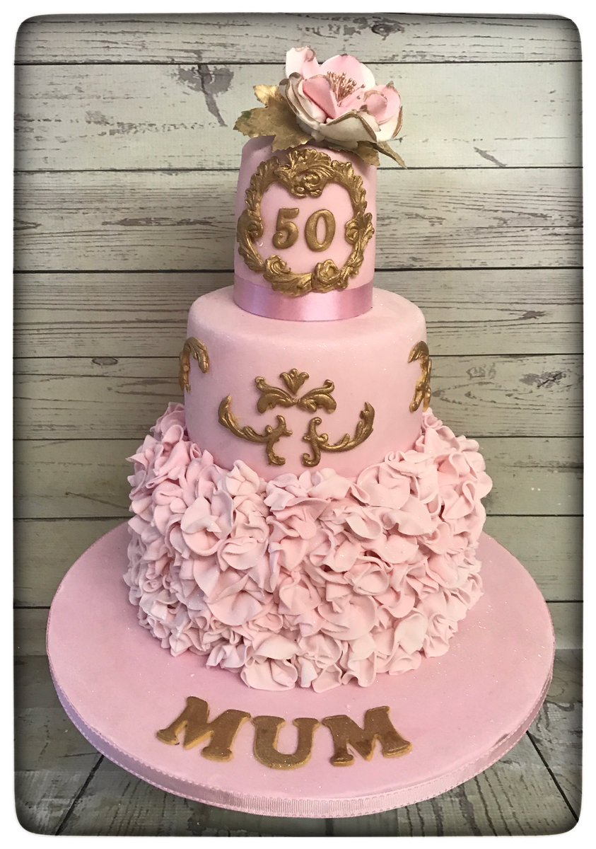 cakesbydesignnw's tweet photo. #caaaaaake https://t.co/o1t45lQHgF