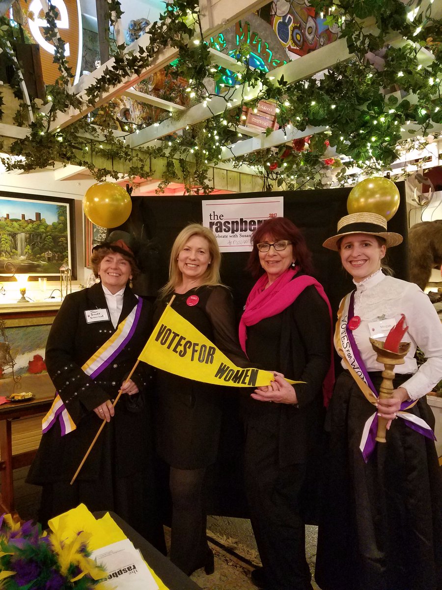 SmartCityROC's tweet photo. @deborahhughes @Jaclyn_Richard @JenniferSertl celebrating @SusanBHouse 
#raspberry2017 at @ArtisanWorks #NOWStrong #ROCNOW #NOW2017 
#gettingto5050 https://t.co/DQ8uf4a6yP