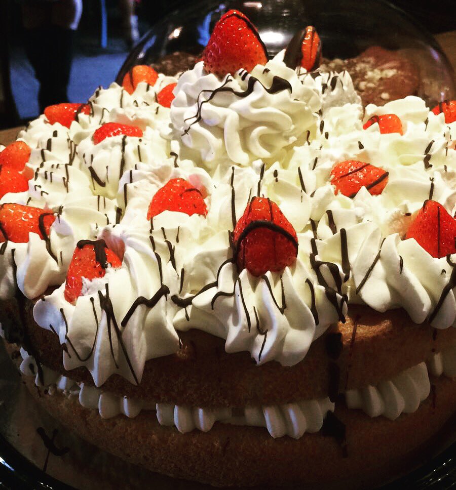 Fresh cream and strawberry 🍓 #cakeoftheday #saturday #weekend #teaandcake