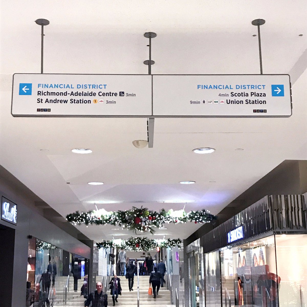 MyTOFD's tweet photo. #ThisWeekInMyTOFD
The #KingStreetPilot got underway.
The prototype PATH signs were installed in #ExchangeTower
Holiday decorations on display in #MyTOFD https://t.co/LRMCmmI1EZ