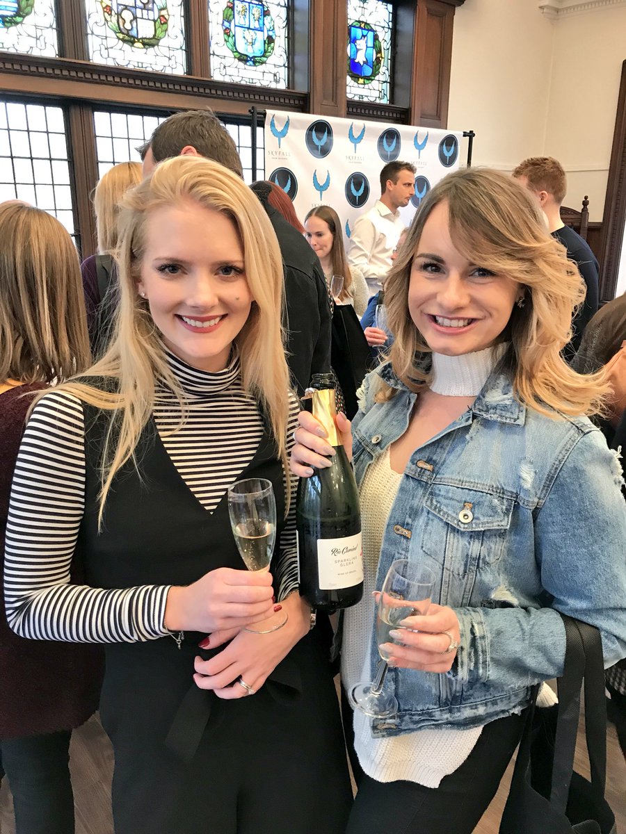 thefizzfestival's tweet photo. Our blogger friends Alex and Claire @AlexWorthington enjoying a glass of Brazilian wine from @winesofbrasil @thefizzfestival #AltyFizzFest #fizzfriends https://t.co/MN3uIACUHx