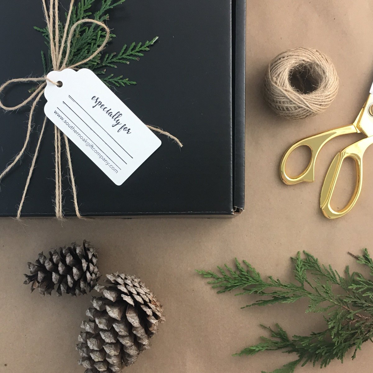 SouthernOakGift's tweet photo. Traveling next week for Thanksgiving? Bring your host a box full of locally made NC favorites. Better yet, have us ship directly to them! https://t.co/VZs4pHBWsi