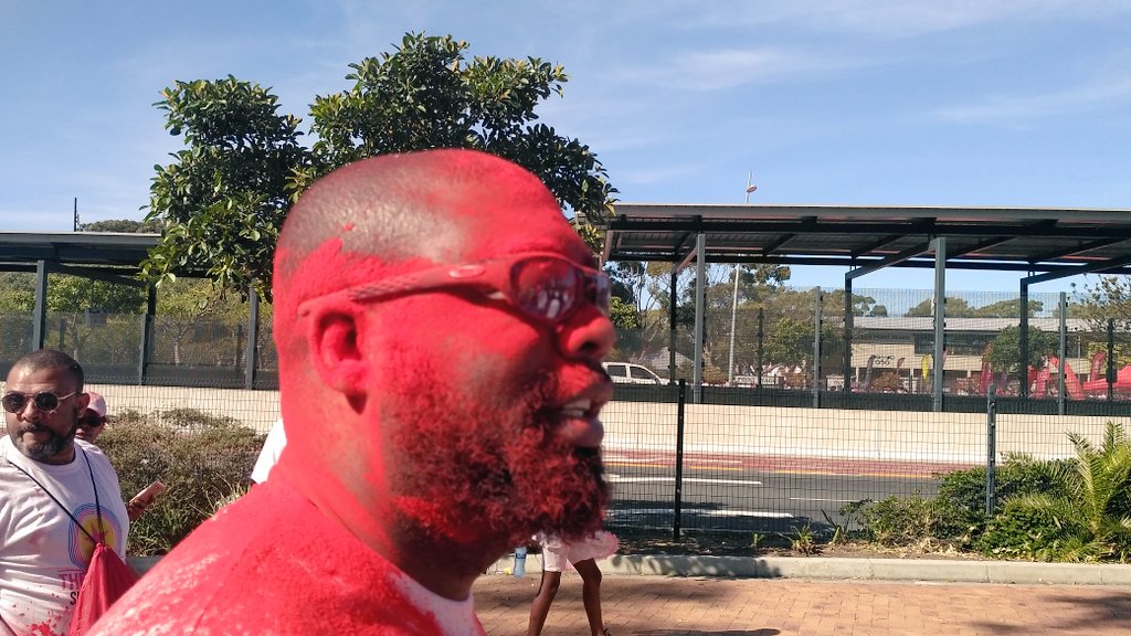 Merentia's tweet photo. It was Sammmmmm . #thecolorrunsa #livebetter #colorselfie #happiest5k #runordye #takealot @TheColorRunSA @ThePaperLawyer @BK_TheRealist @Element_Queen @CapeTownFairy https://t.co/KbelrpjHB8