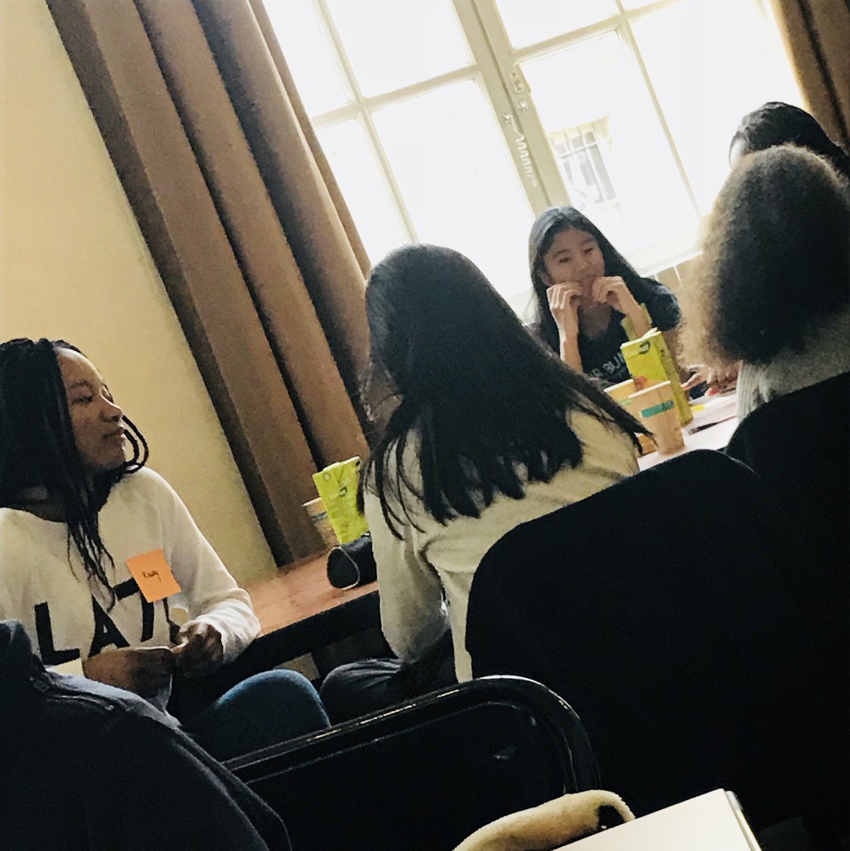 CapCollectif's tweet photo. Aux smartphones Citoyens ! Une initiative intéressante de la @Mairiedu2 pour sensibiliser les collégiens et lycéens à la #TransfoNum et à la #participation 💬 #demopart #civictech — avec @AssociationICI @Voxe #FallaitVenir https://t.co/KKT8CBvFR5