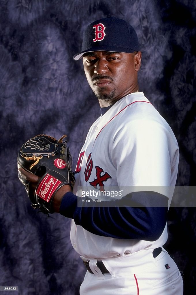 Happy 50th bday Tom Gordon. Led league with 46 saves for the Sox in 1998. Finished career with 138 wins & 158 saves. 