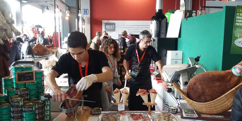 VIDEOS - Fromage vegan, algues : les surprenantes dégustations de Bordeaux SO Good sudouest.fr/2017/11/18/vid…