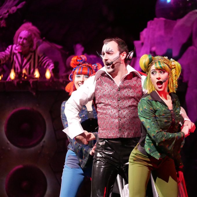 ユニバーサルモンスターライブロックンロールショーのtwitterイラスト検索結果 古い順