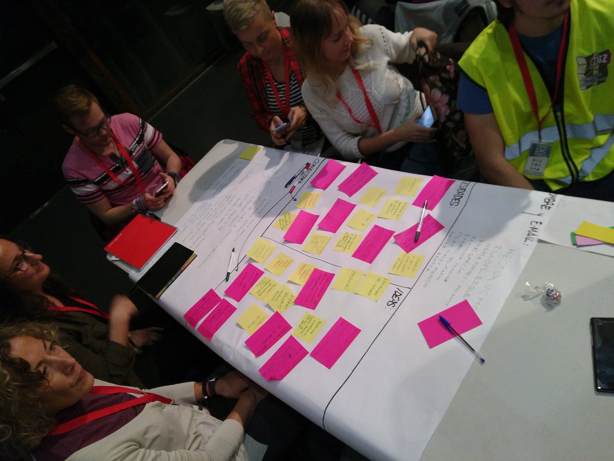 pbalet's tweet photo. Podríamos estar debatiendo y hablando de construir barrio todo el día! #ThinkZACFest https://t.co/qIDoQl5yMU