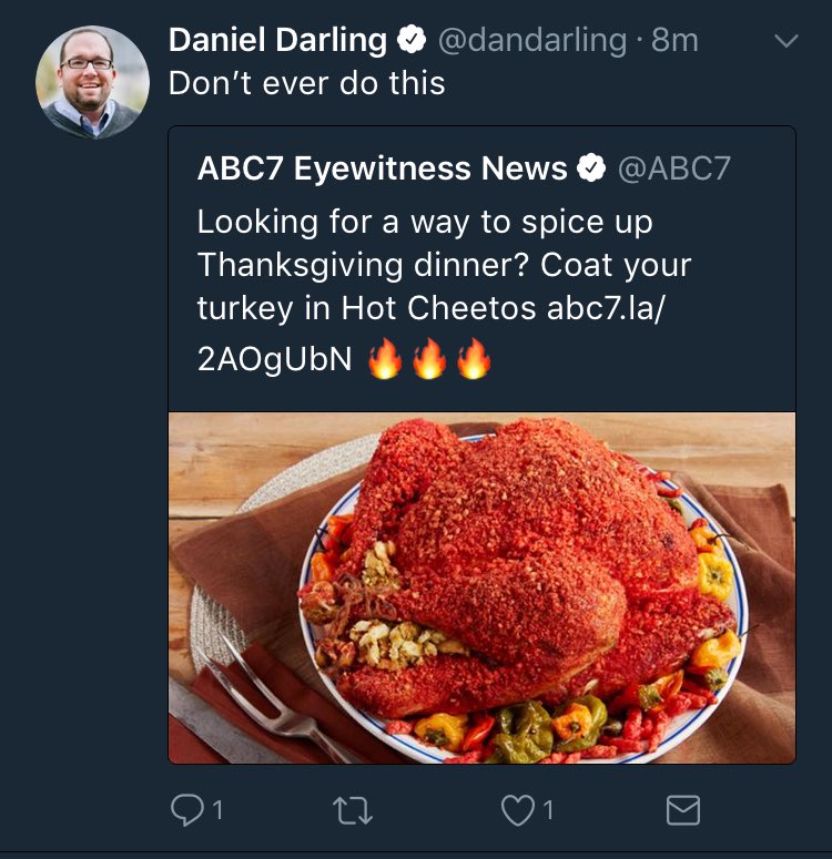 WardrobeDoor's tweet image. Hot Cheetos Turkey pre-taste Twitter reviews:
@dandarling: 👎
@bryanbaise: 👍
@Jonathan_Howe:  🦃 🚮
I’m #TeamHowe