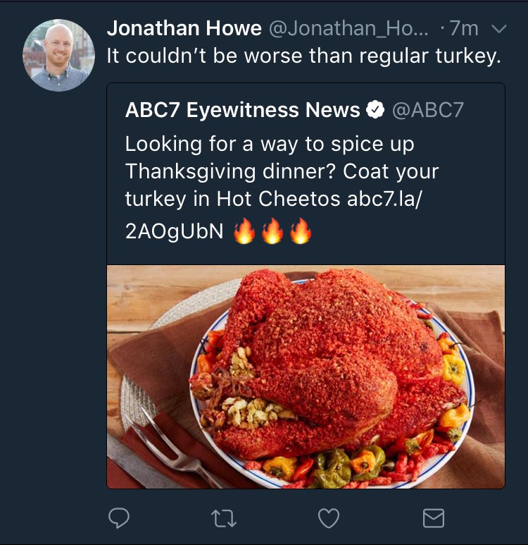WardrobeDoor's tweet image. Hot Cheetos Turkey pre-taste Twitter reviews:
@dandarling: 👎
@bryanbaise: 👍
@Jonathan_Howe:  🦃 🚮
I’m #TeamHowe