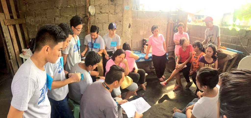LDPSeniorHigh's tweet photo. Sections St. De Hoyos and St. De Loyola's Community Exposure at San Vicente, Buhangin 💜💛💚💙❤ https://t.co/qef34M5tH9