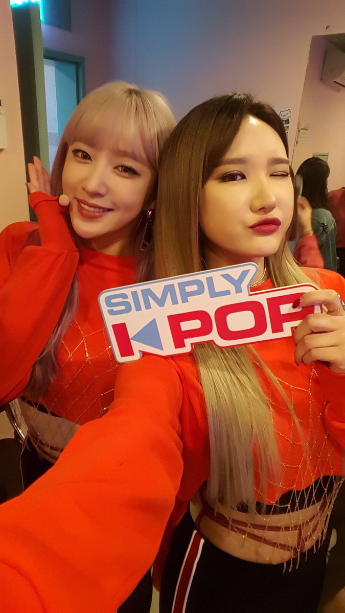 itshaniy's tweet photo. Dün sahnede güzel, seksi ve kırmızı EXID ile buluştunuz! #DDD ve #AhnSis'e sevginizi daha çok verin, LEGGO.~ 💋 https://t.co/xoJ7IrY5cO