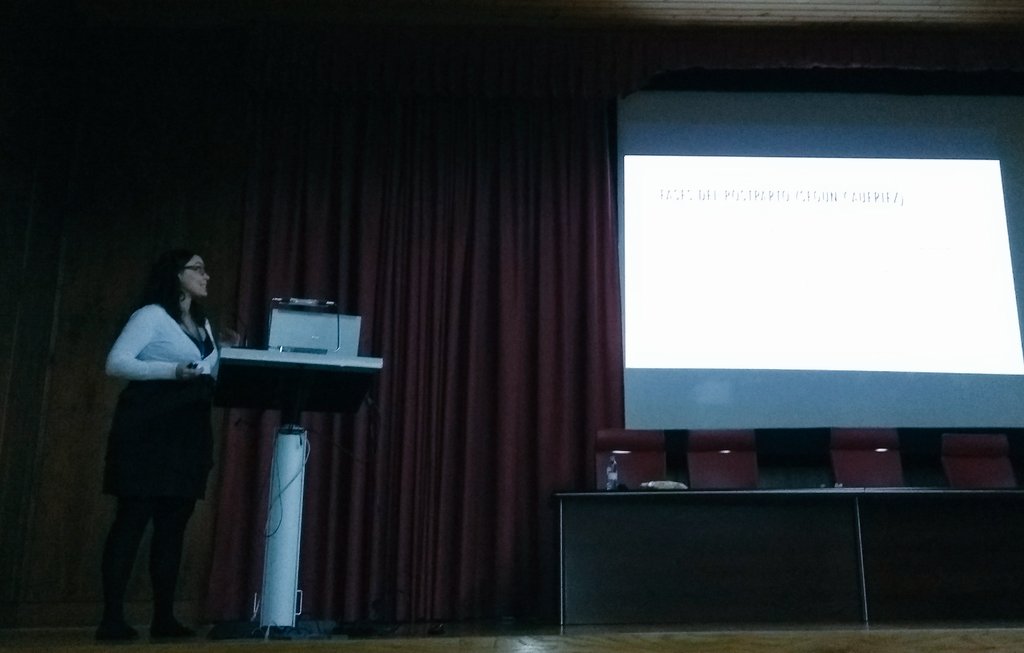 AinhoaY_'s tweet photo. #JAP2017 con nuestra compi del @CPFCYL Beatríz Diez y la importancia de la readaptación del suelo pelvico en el ejercicio en postparto https://t.co/ZgE8YDUwDw
