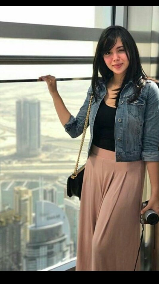 thess_millan's tweet photo. JuliaMontesAtBenchUnderTheSt https://t.co/gB9Lu54m2K