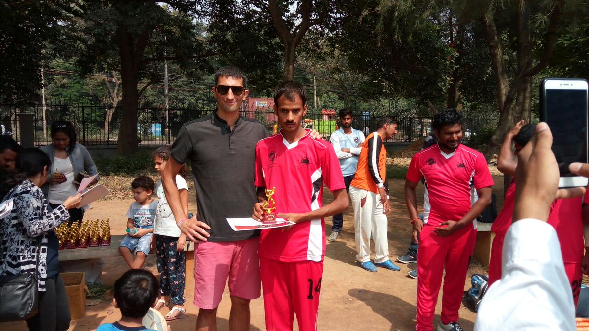 David <a href="/rikozarzour/">david verdier</a> gives away trophies as a token of our appreciation to each player. And they couldn't have been happier :) #SGGSC #CSR #sparksocialchange <a href="/SylviePrea/">Sylvie Préa</a> <a href="/veroniquesani/">Véronique SANI</a> <a href="/edemouli/">Etienne Demoulin</a> <a href="/mpa1837/">Matthieu Pasquier</a> <a href="/BathijaMahesh/">Mahesh Bathija</a> <a href="/Fondation_SG/">Fondation Société Générale</a> <a href="/PhilippeMorra/">Philippe Morra</a> <a href="/Priya_2703/">Priya</a> <a href="/SamarthanamTFTD/">Samarthanam Trust</a>