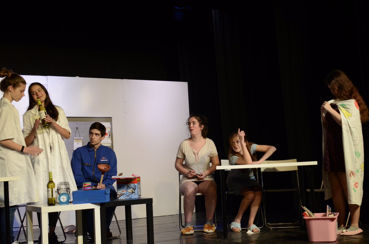 Wat hebben we gisteren genoten van de première! De kop is er nu echt af en we hebben al veel lovende reacties mogen ontvangen. Kom jij vanavond ook kijken? Zorg dat je nog snel je kaartje reserveert op speeltoneel.nl! #Pijnacker #CultuurPN #Theater