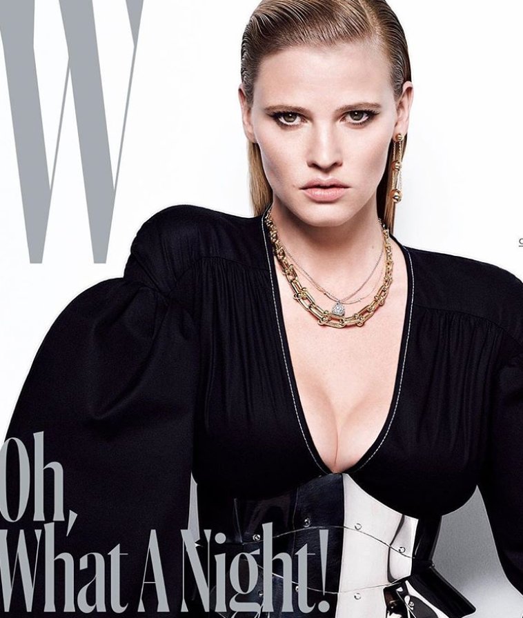 Lisa_Eldridge's tweet photo. New cover part two .. close up @LaraStone by #matteaston styling #woolee hair #malcolmedwards Nails #lorrainevgriffin #lisaeldridgemakeup https://t.co/dhy4l6gEiy https://t.co/H8L77uFQ0A