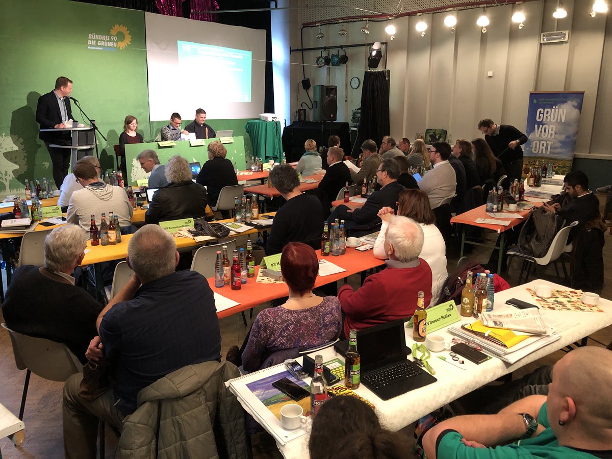 GRUENE_LSA's tweet photo. Unser kleiner Parteitag ist eröffnet! #ldr17 https://t.co/uyIzoSEI4k