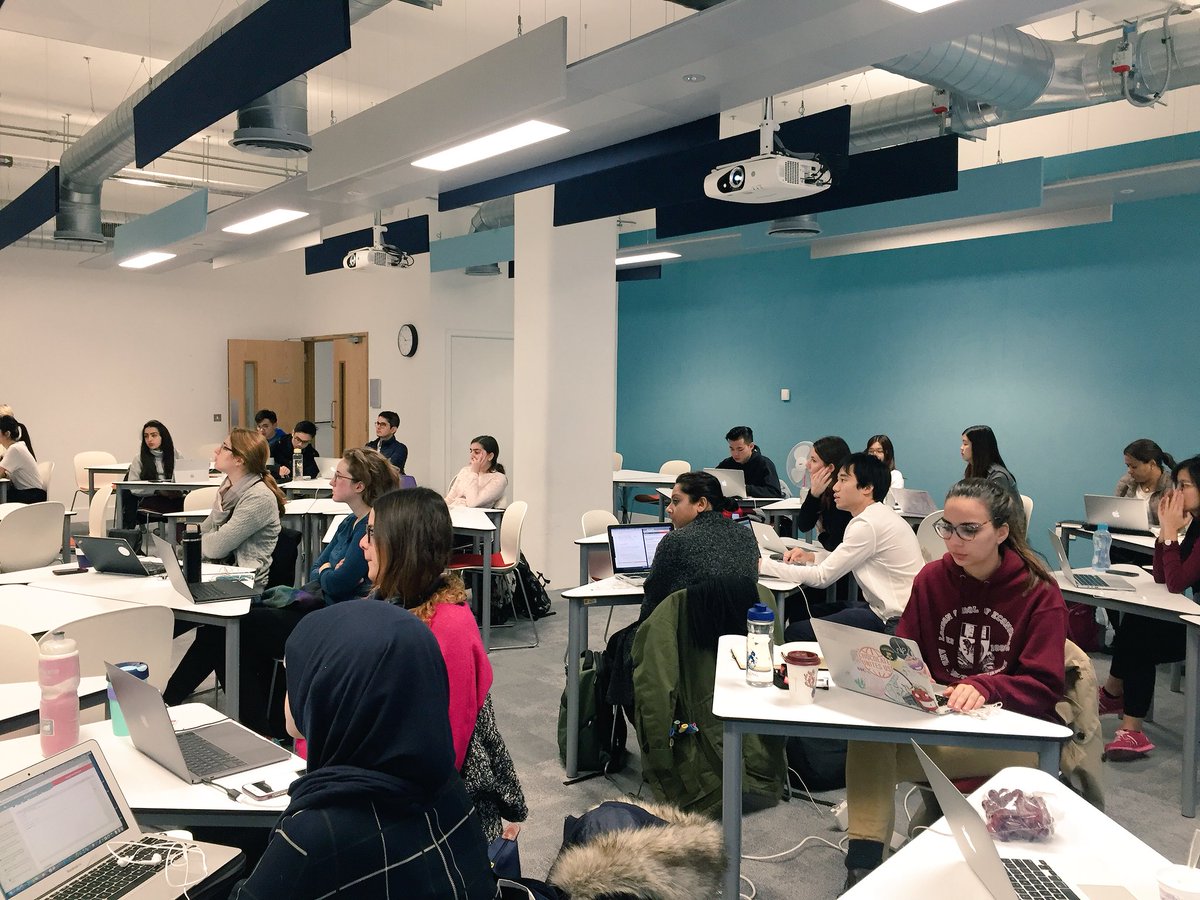 Saturday morning 10AM and our @LSEGenerate students are packing out the lecture theatre ready to #code 💪