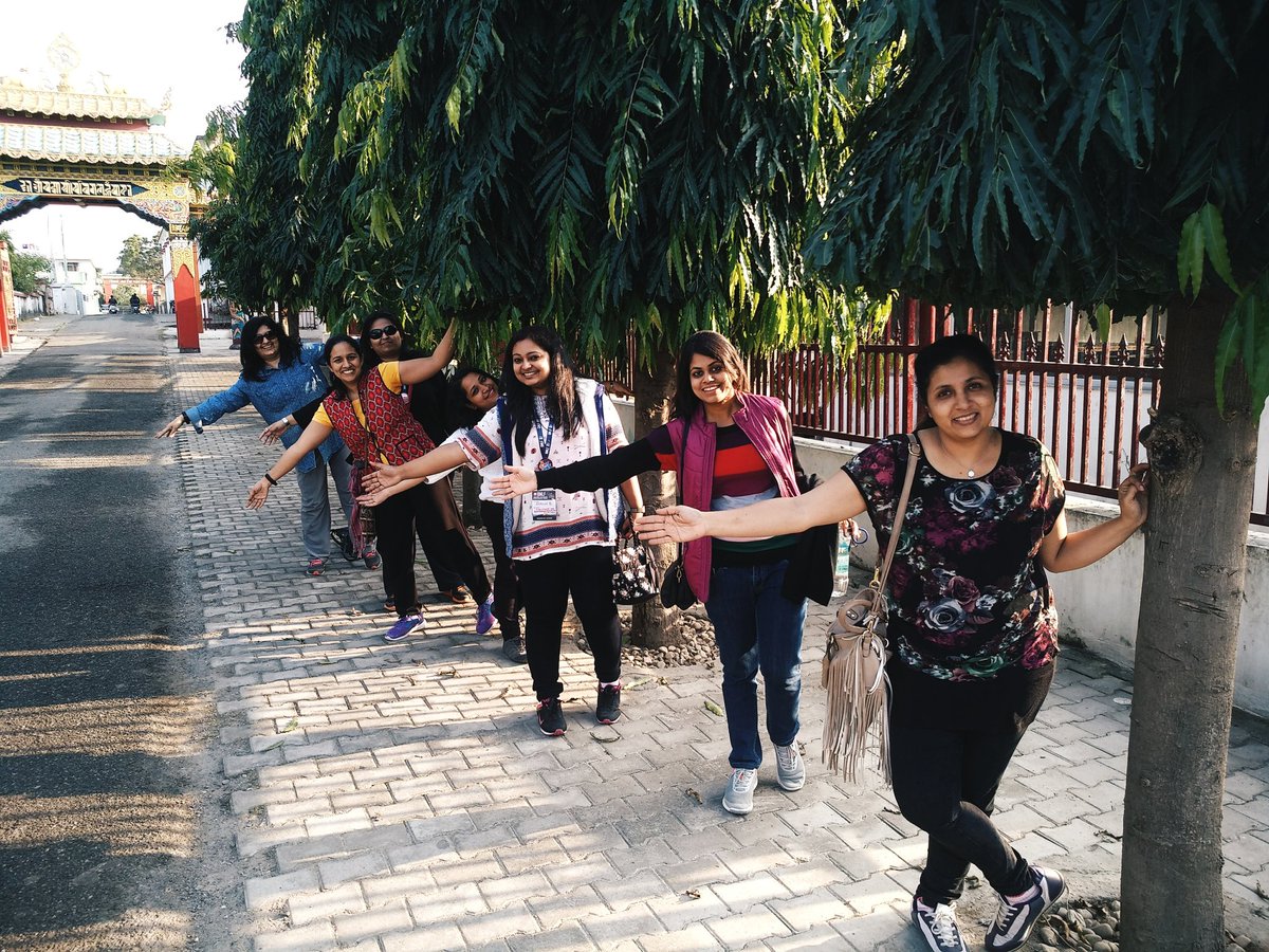 kohleyedme's tweet photo. Hum saath saath hain😂 @KalaRavi16 @Shilpa05 @inkexp @Ramya_rao_p @thevibrantwrite @sulekkha at the #MindrollingMonastery #BNLF #indiblogger #dehradun https://t.co/LsDwr7fE9R