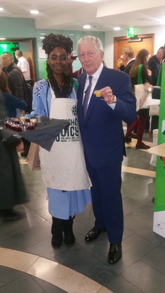 PunchNJuicy's tweet photo. Had a brilliant evening at the #SEYA2017 awards , Congratulation's to @ChangePlease and everyone who "Scaled Up" 😊 ... p.s : Thanks to everyone who stopped by for a juice ! @sse @AskLloydsBank @NickHewer https://t.co/Xu41nnWxar