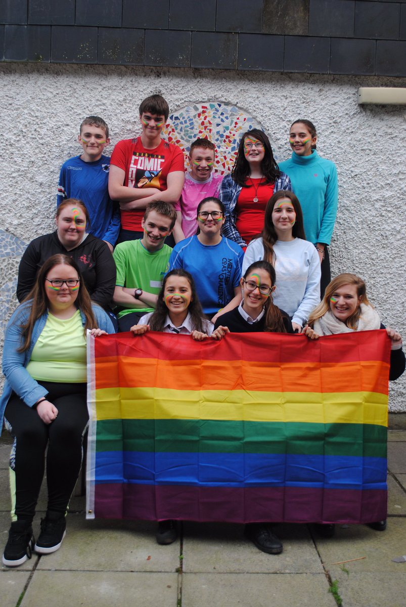 colmhuirecoed's tweet photo. #allies showing support for the #LGBTI+ community in our school as part of stand up week. CMCO provides an inclusive and supportive environment for everyone. This support comes from students and staff alike. #standup2017 #seasanfód2017 @TipperaryETB https://t.co/IWuZDwRMPa