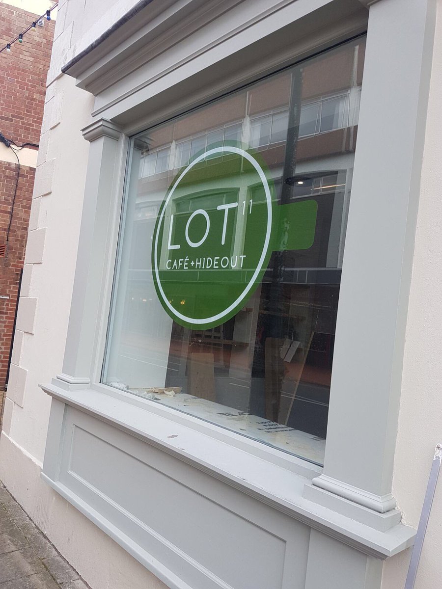 If people could follow <a href="/lot11wxm/">Lot11wxm</a> that would be super! A new breakfast, brunch, lunch thingy opening in the town next week!! P.s celebrity opening too!