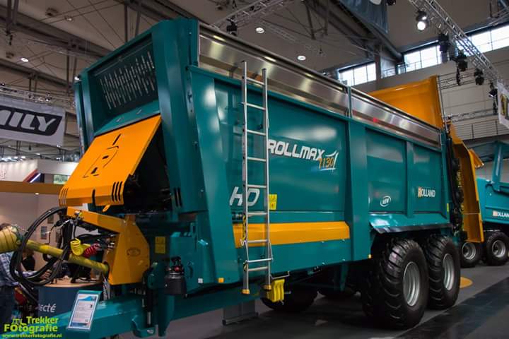 RemorqueROLLAND's tweet photo. Last day to discover our products on @AGRITECHNICA ! Thanks to #Trekkerfotografie for their pics of our #Rollmax #HD spreader on our boot Hall4 ! 😊📷💪#agriculture #spreader #farming #future #customer #shows #Hanover https://t.co/X4eek3ABVA