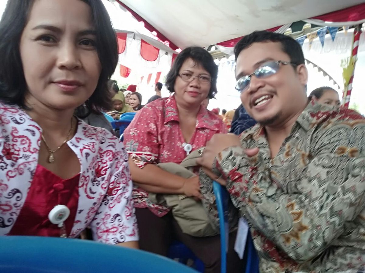 BKpz84's tweet photo. #ManfaatDanaDesa 
Menghadiri kunjungan kemendes.....
@jokowi 
@EkoSandjojo 
@KemenkeuRI 
@taufikmadjid71 
@fachrilabalado https://t.co/UM2VDzBZHG