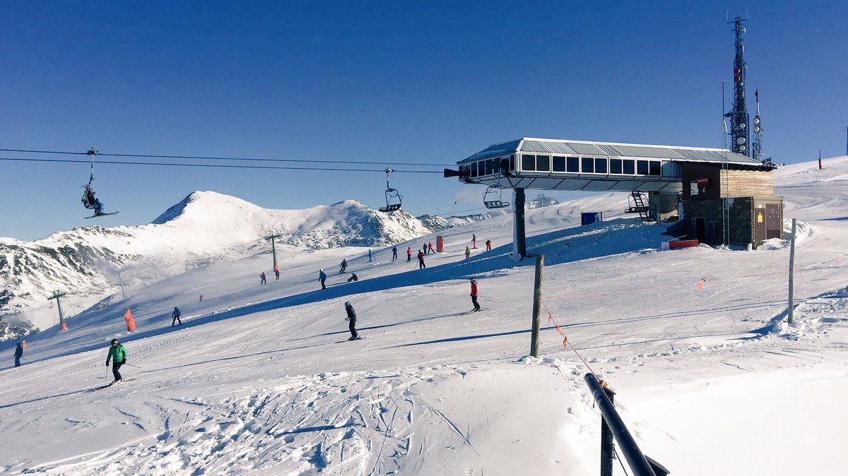 baqueira_beret's tweet photo. Queda inaugurada la #temporada17_18 en #baqueiraberet https://t.co/rAhsN4SFLx