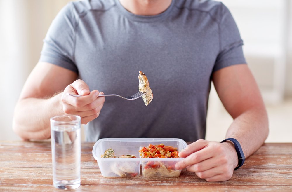 FitnessTogether's tweet photo. Plan your meals ahead of time. That way you're less likely to make an unhealthy last-minute food choice. #FitFam https://t.co/tWLWkSNeMN