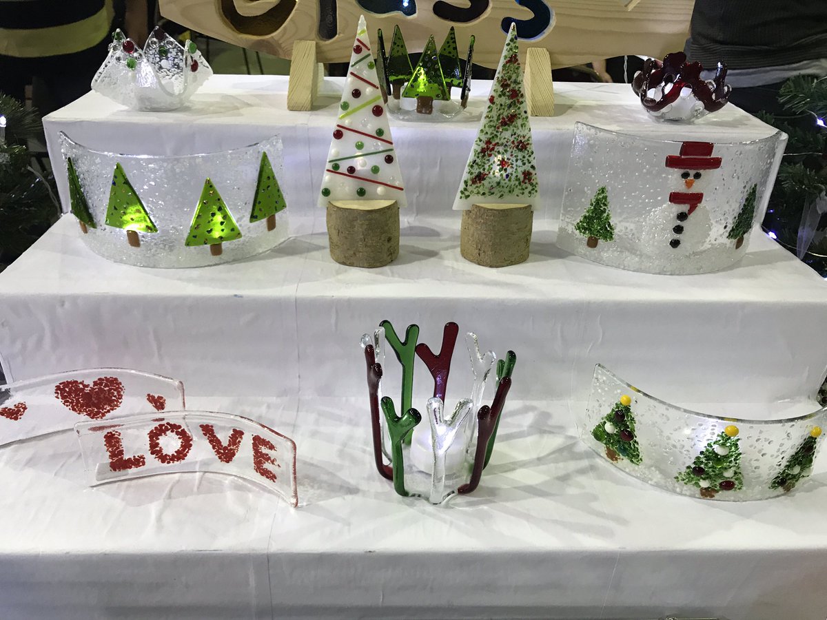 GoneFusedGlass's tweet photo. We are at #Brecon craft fair today with some great new #Christmas decorations! https://t.co/K2Wfao75bM