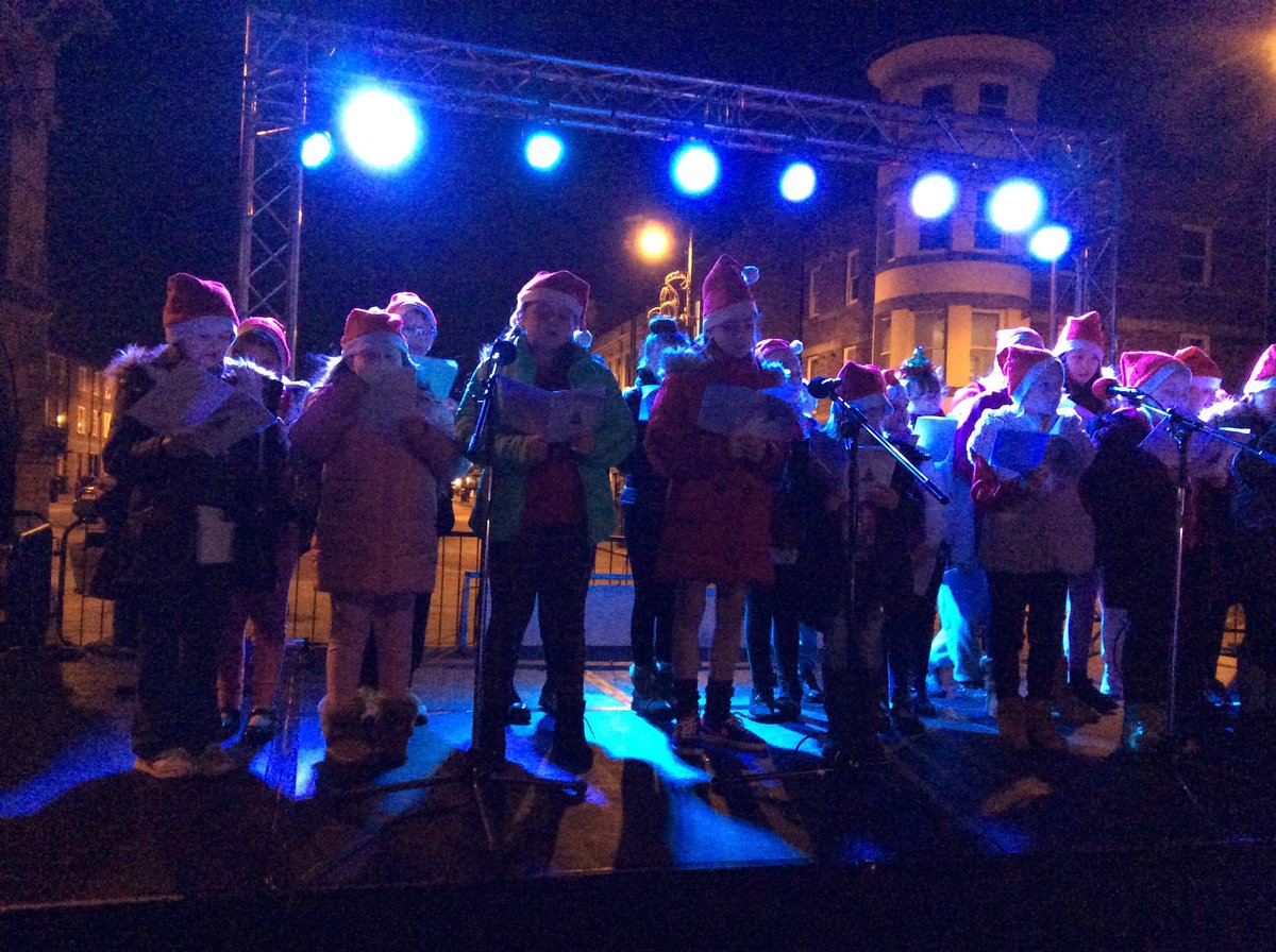 MissLaidlerF's tweet photo. These super stars sang their socks off! 🎄 https://t.co/GyIb9EBnn7