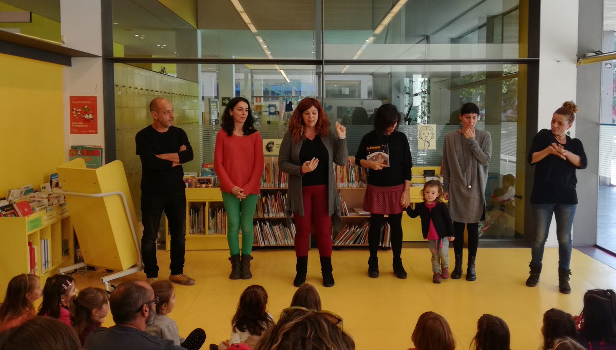 BibliotequesVNG's tweet photo. Presentem 'La Princeseta'! El darrer exemplar de la col·lecció #Ginjoler de @MartaPlans i @valentigubianas d'@elcepilanansa #horaconte #llenguadesignes #bibliotequesinclusives https://t.co/C5V6hIuBYf