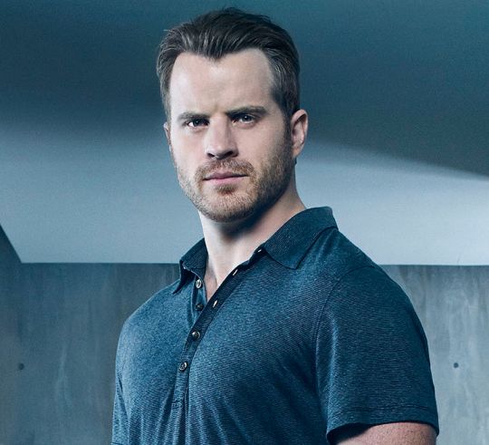 Happy birthday Robert Kazinsky      