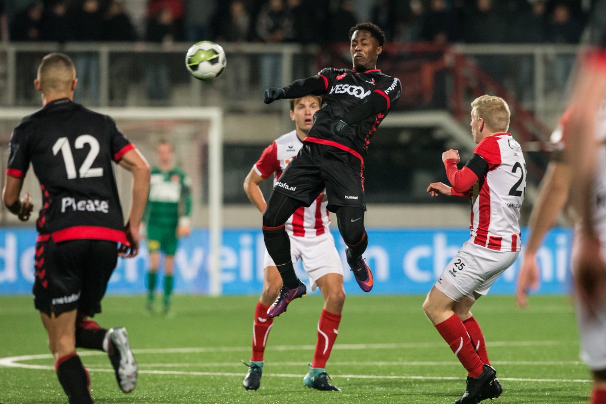 HelmondSport's tweet photo. MOMENT VAN DE WEDSTRIJD โฝ | Wat was voor jou gisteren hรฉt moment van de wedstrijd tegen FC Oss? #OnzeClub #osshel https://t.co/0t8DOWTaUY