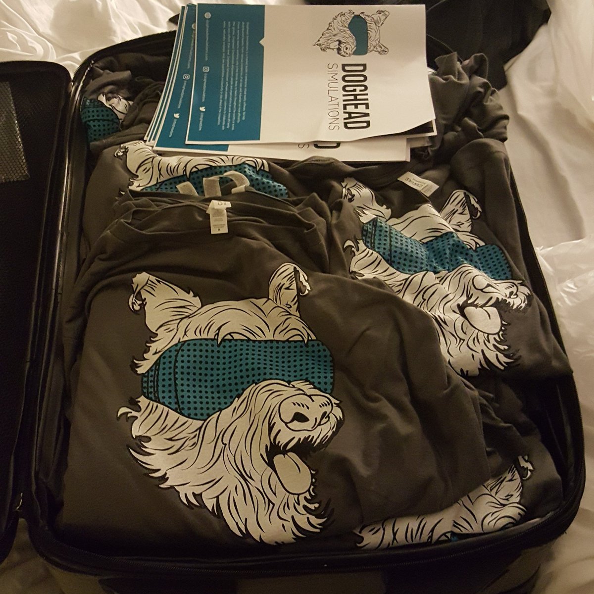 Tony_MF_Dodge's tweet photo. Goodbye Florida! I'll see you soon #Seattle with all kinds of souvenirs from our @dogheadsims ribbon cutting.
#VR #remotework https://t.co/xove0ywnGd