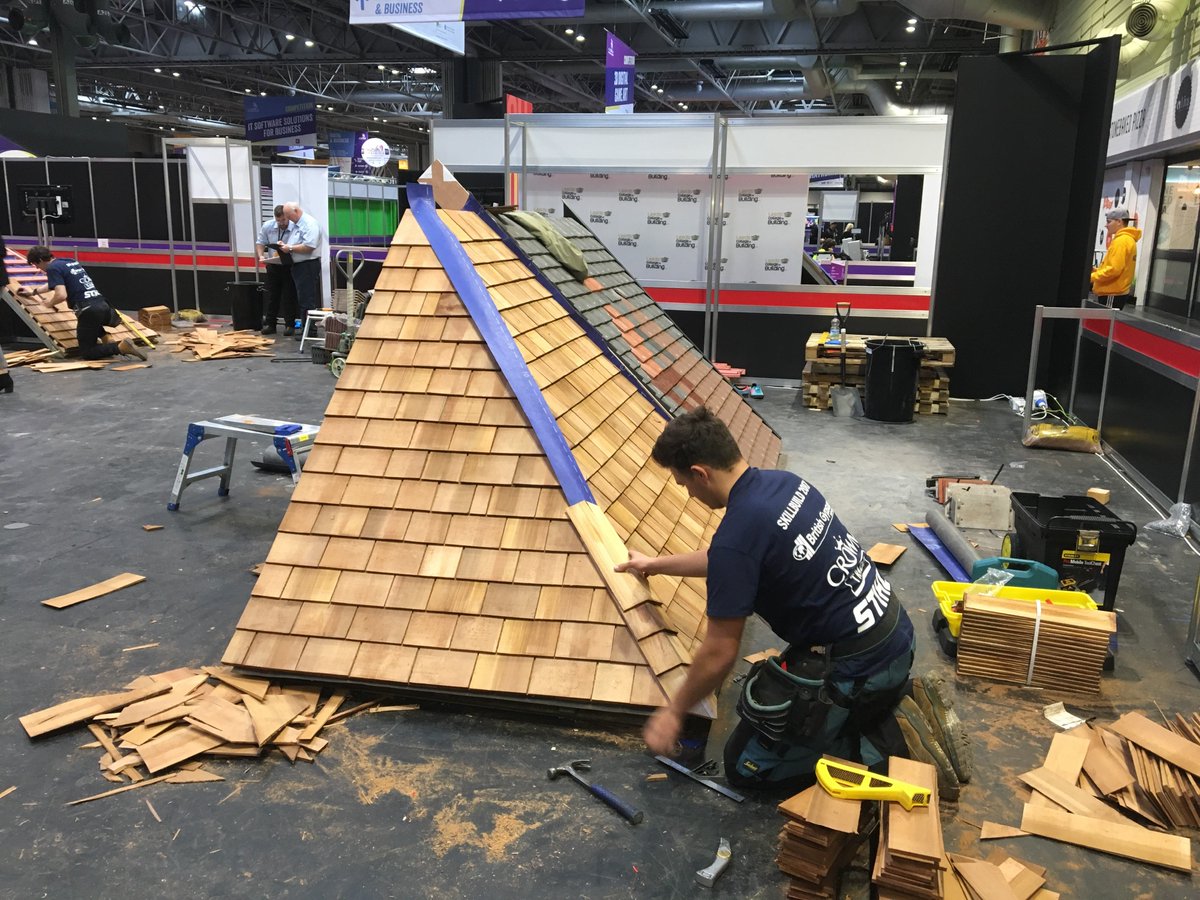 TheNFRC's tweet photo. On the home straight for the Roof Slating & Tiling competitors at the @SkillsShow #SkillBuild2017 final. 👍⏱ https://t.co/PH5wZMBALO