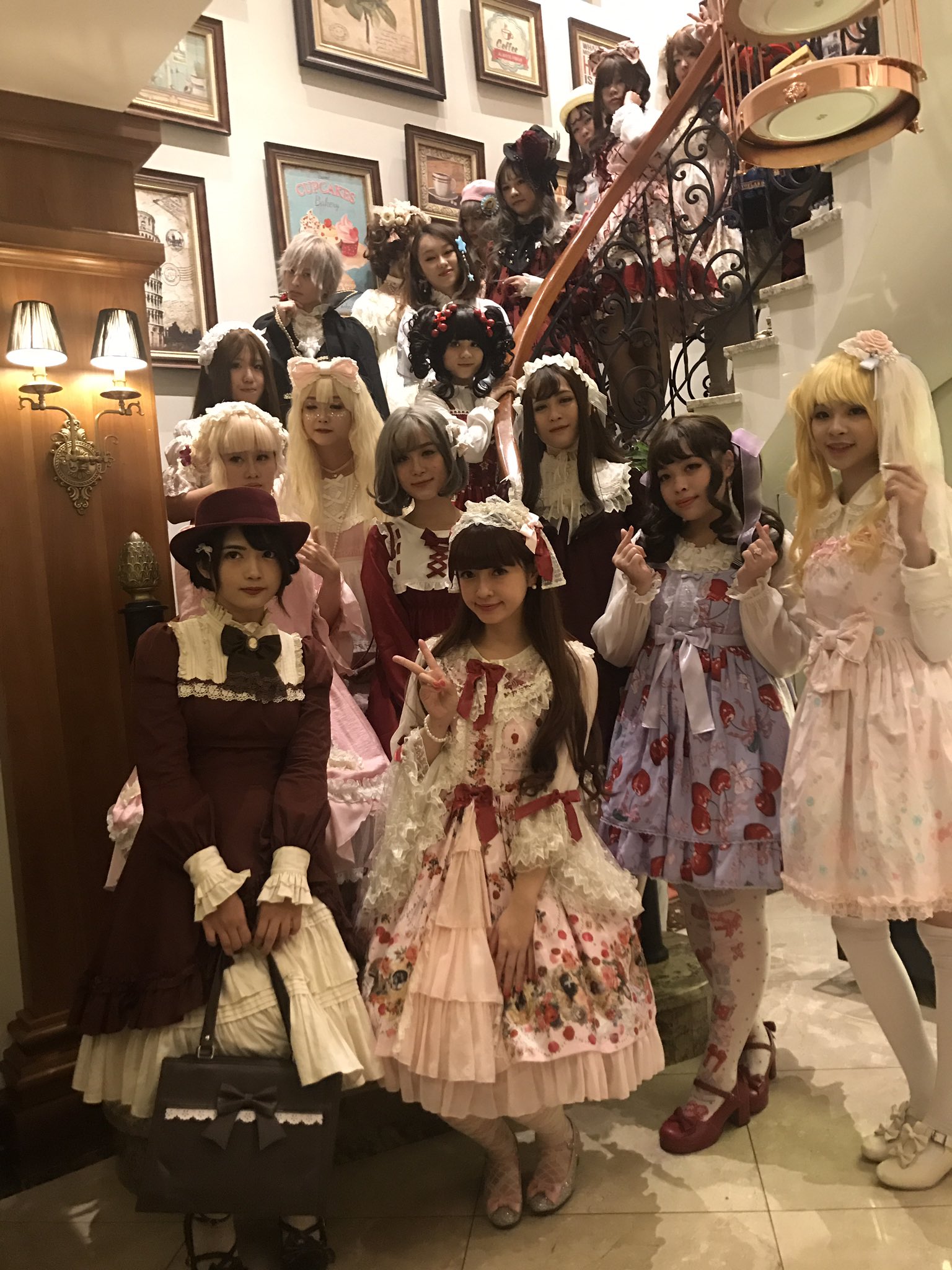 ベトナム ロリ / X