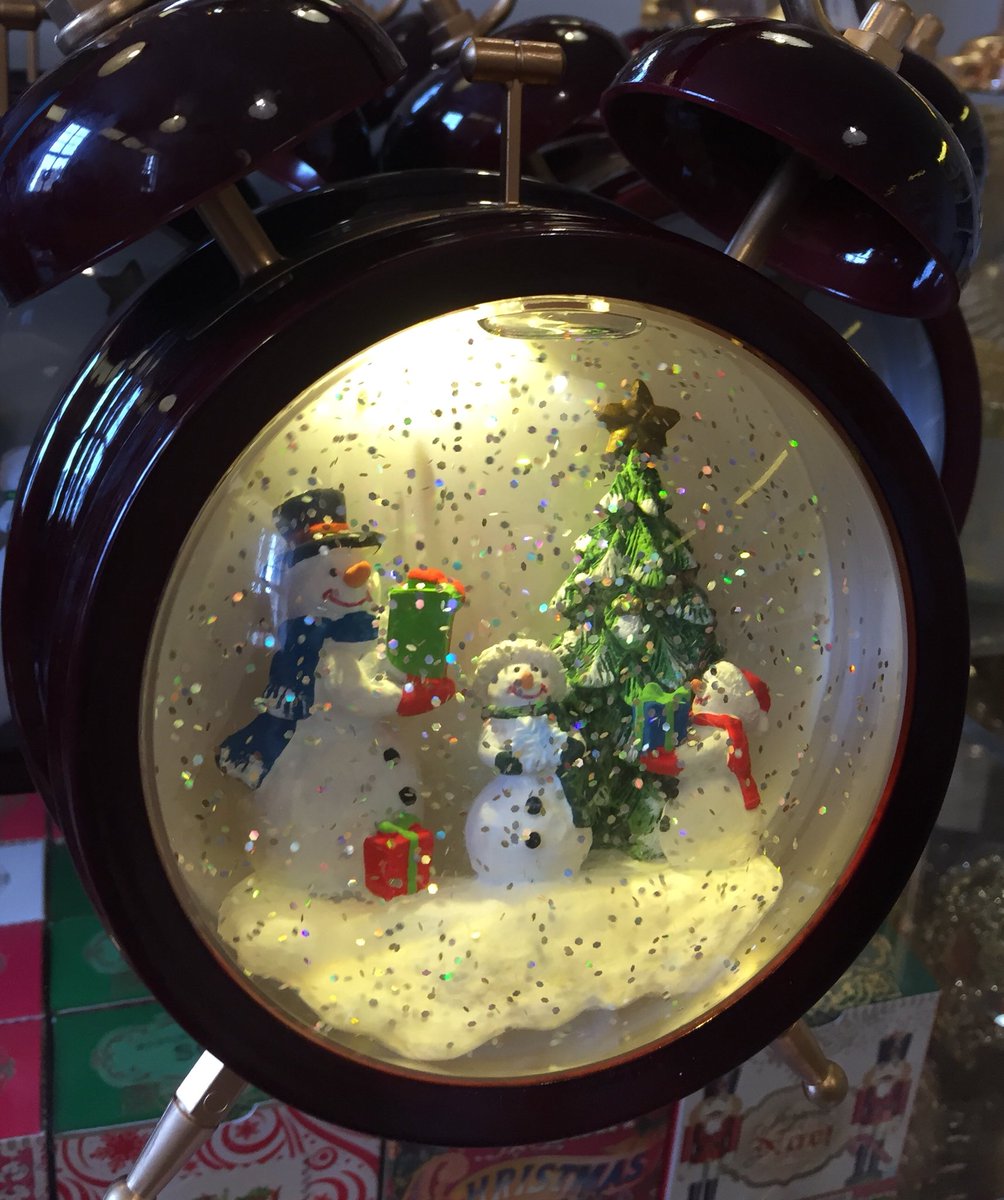 BeautyHound_'s tweet photo. .....almost Xmas time ! #xmasclock https://t.co/sECaHskC5w