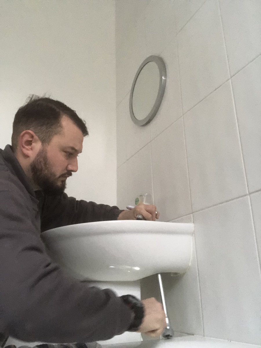 Andy_J_Mayar's tweet photo. @Nerrad_Tools this tapex kit makes changing tapes a breeze, no more having to lye down and struggle! Great bit of kit, worth the money so far!! #nerrad #tapex #taps #plumbing #tools https://t.co/BYUB0lzIAy