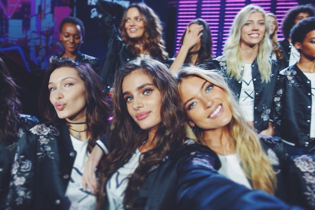Bella Hadid จากอินสตาแกรมของ Cindy Bruna และอีกรูปจากสาว Taylor Hill ค่ะ💖