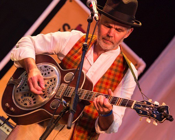 Ken will be providing wonderful live music on our opening evening this Friday
Ken Wilcock. 
Early American finger style guitar instrumentals influenced by players like Mississippi John Hurt, Blind Blake, Stefan Grossman and many others. A mixture of blues, ragtime and bottleneck.