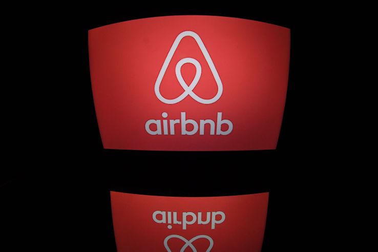 snapoutuk's tweet photo. #Airbnb acquires ad #tech #startup #AdBasis https://t.co/Kwnz87DCdq #whatsnew #news #travel #advertising #advertisingtech #platform #Digital #ads # https://t.co/YlMUdBkfNE