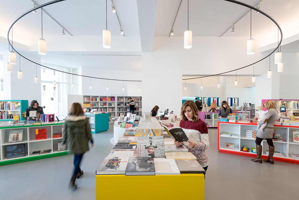 Disseny Hub Barcelona (@dissenyhub) on Twitter photo El <a href="/BCD_barcelona/">Barcelona Creativity & Design Foundation</a> t'acompanya a visitar 5 casos d'èxit de la transformació de l'espai comercial a través del #disseny, t'hi apuntes?
👉 #MACBAStoreLaie
👉 <a href="/serveiestacio/">Servei Estació</a>
👉 <a href="/mariaroch_bcn/">MariaRoch</a>
👉 <a href="/chokbarcelona/">chokbarcelona</a>
➡️ owl.li/qN9O30gAvLj El <a href="/BCD_barcelona/">Barcelona Creativity & Design Foundation</a> t'acompanya a visitar 5 casos d'èxit de la transformació de l'espai comercial a través del #disseny, t'hi apuntes?
👉 #MACBAStoreLaie
👉 <a href="/serveiestacio/">Servei Estació</a>
👉 <a href="/mariaroch_bcn/">MariaRoch</a>
👉 <a href="/chokbarcelona/">chokbarcelona</a>
➡️ owl.li/qN9O30gAvLj