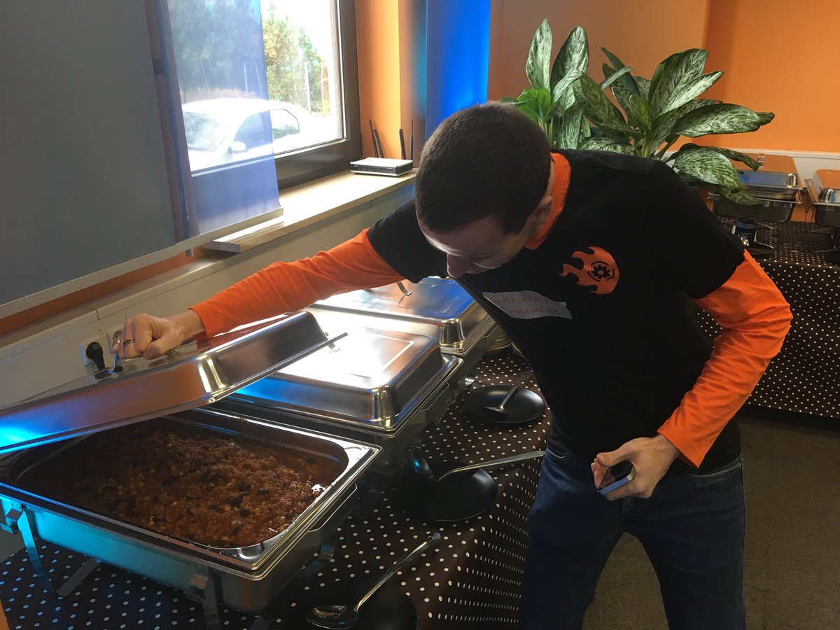 scheibenkaes's tweet image. Topf-Gucker #SWEC17