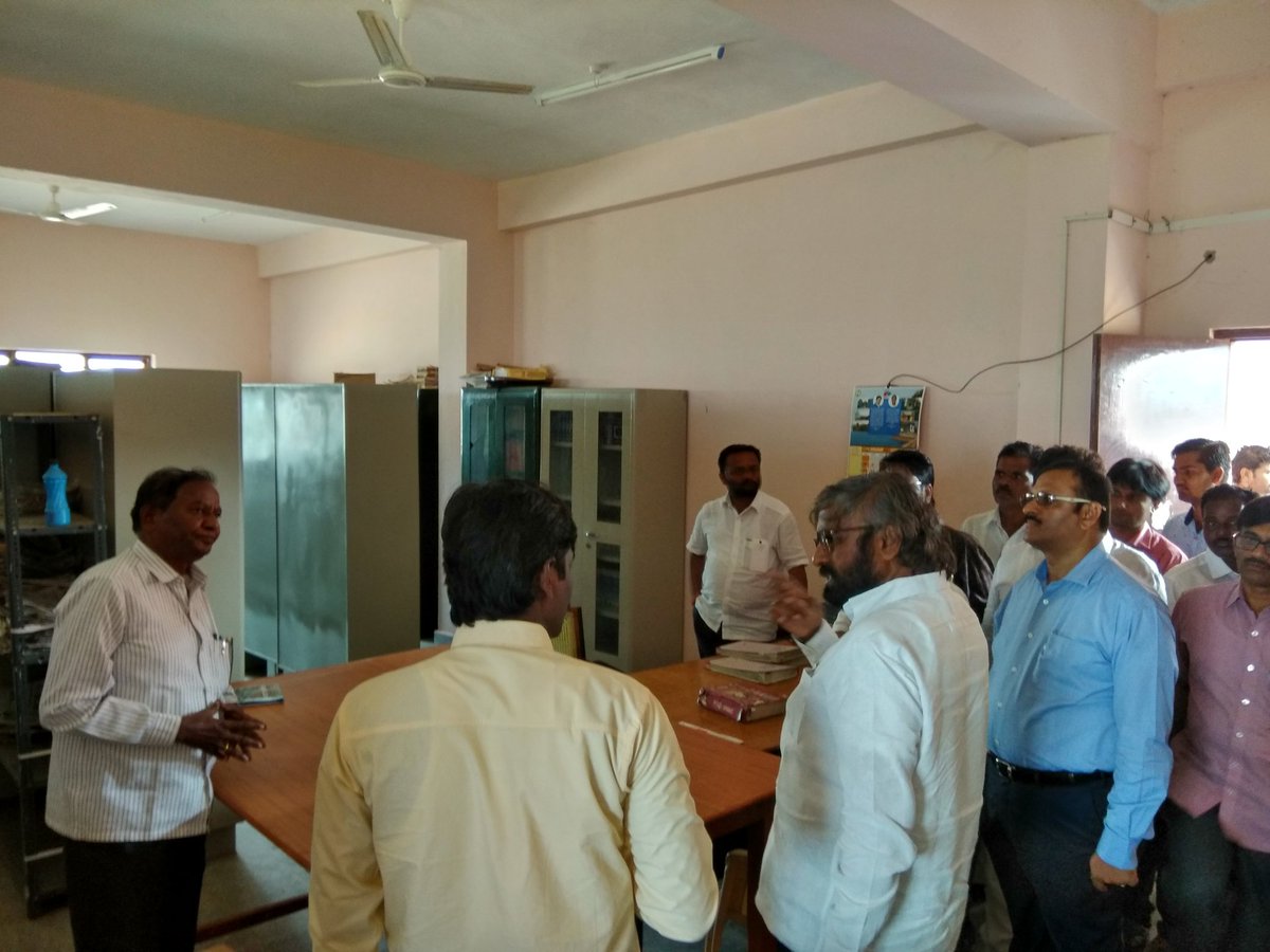 eshwar_khandre's tweet photo. #Visited Government Degree College of #Bhalki in the time of City Survey, #Inspected the work with concern officers. @GOKUpdates https://t.co/oYyuc230oI