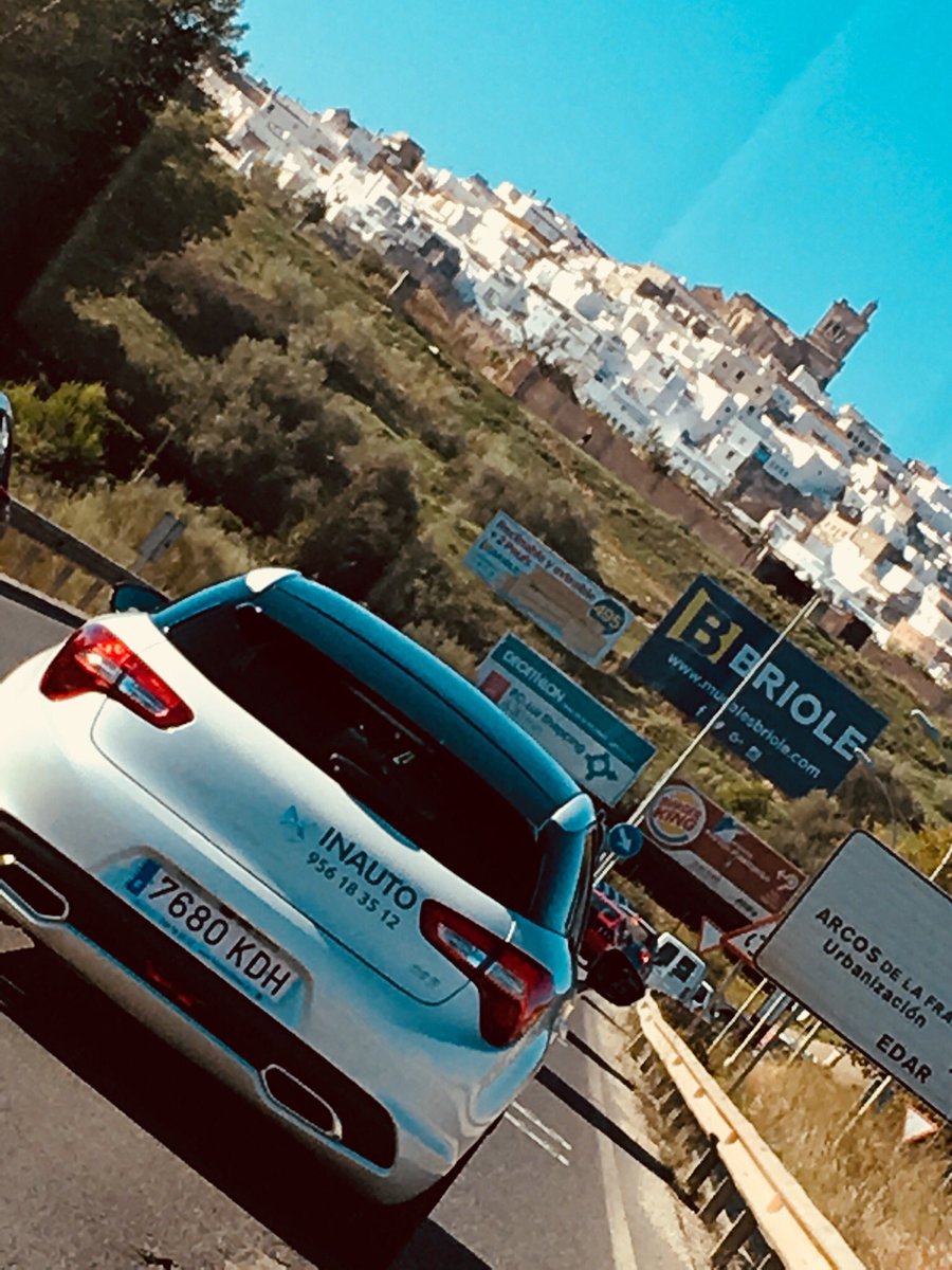 CarlosAlcarazJ's tweet photo. De camino a #Bornos con @InautoCitroenDs nos encontramos con otra de las maravillosas vistas de #ArcosDeLaFrontera #aunahoraCádiz  @AytoBornos @RedGuadalinfo @diputacioncadiz @EmpleoJunta @Cruzcampo @bookingcom #aunahorade @TurismodeArcos https://t.co/xaJ93PCPoi